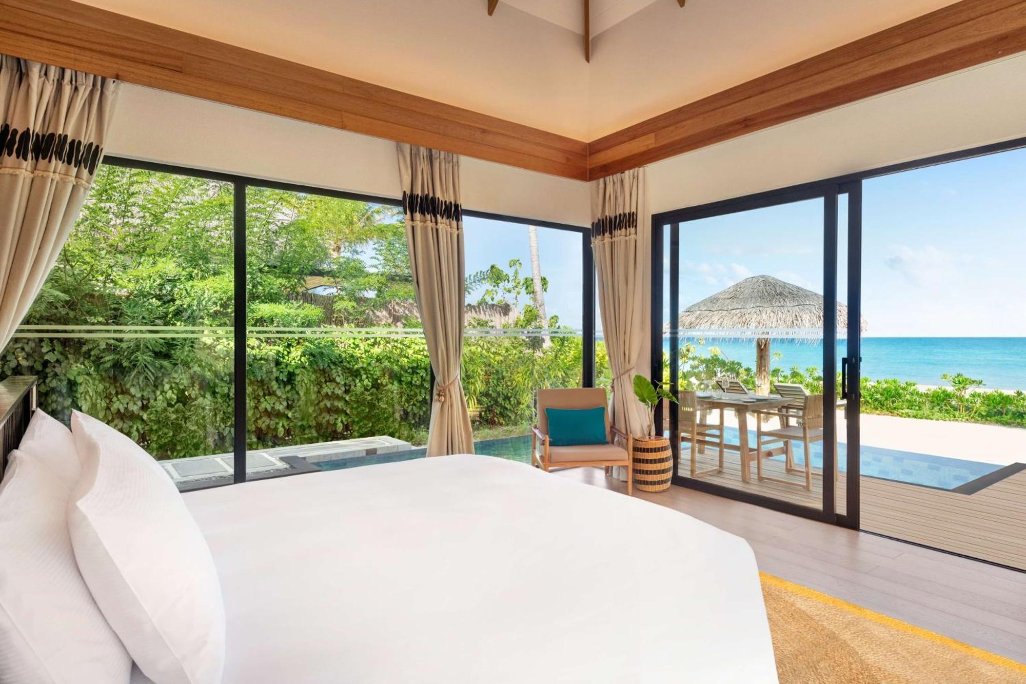 Villa Familiare sulla Spiaggia con 1 Camera da Letto e Piscina